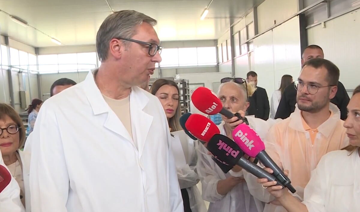 Aleksandar Vučić (2).png