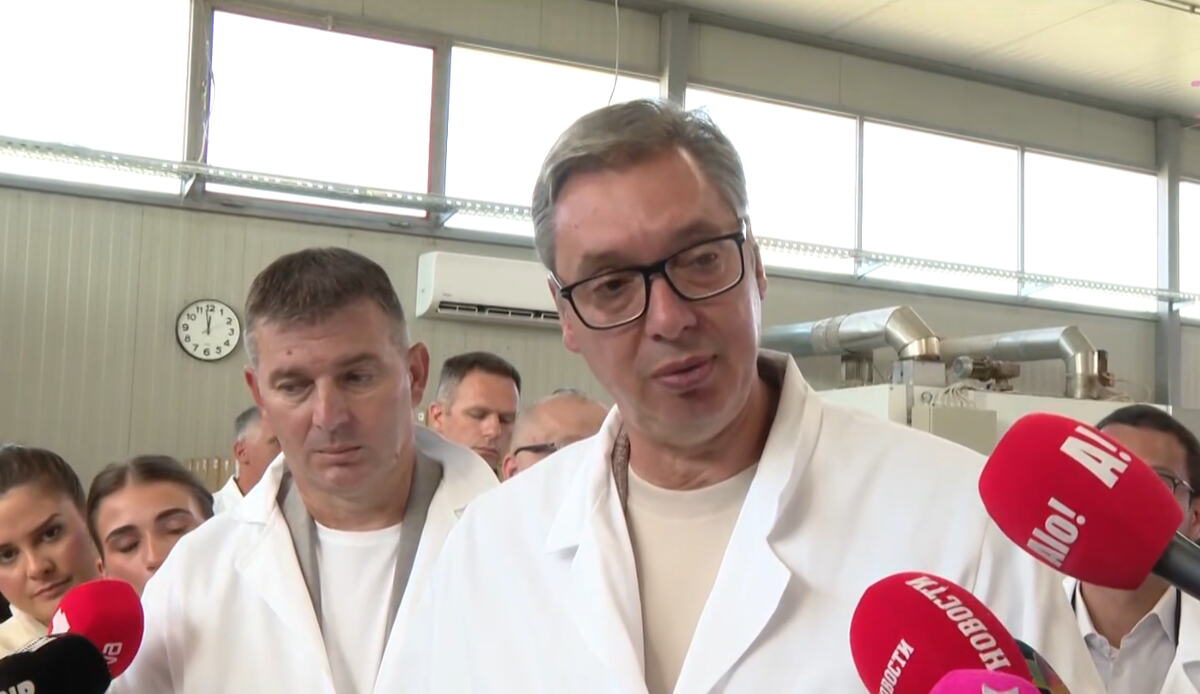 Aleksandar Vučić (4).png