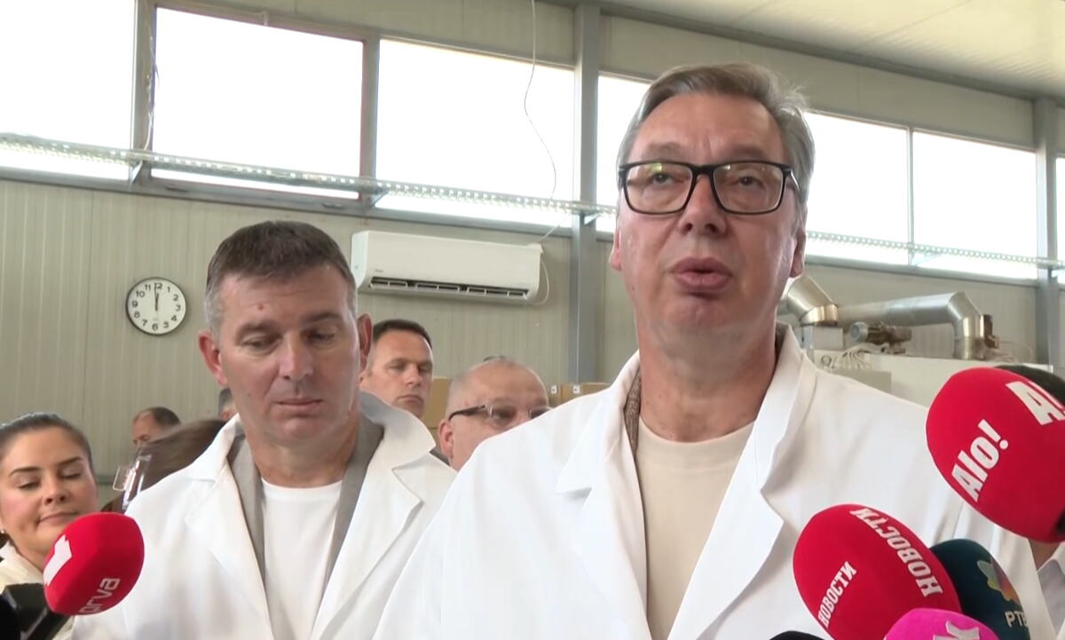 Aleksandar Vučić (8).png