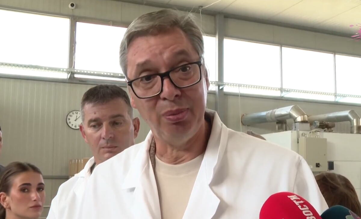 Aleksandar Vučić (6).png