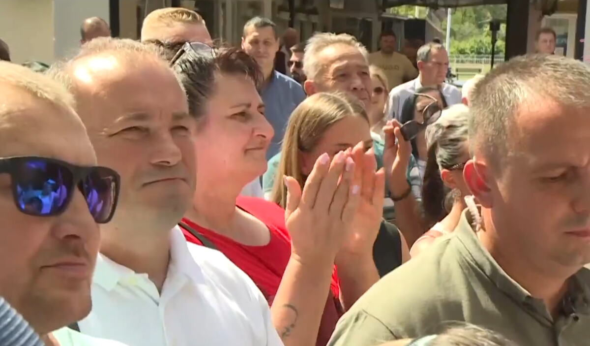 Aleksandar Vučić (2).png
