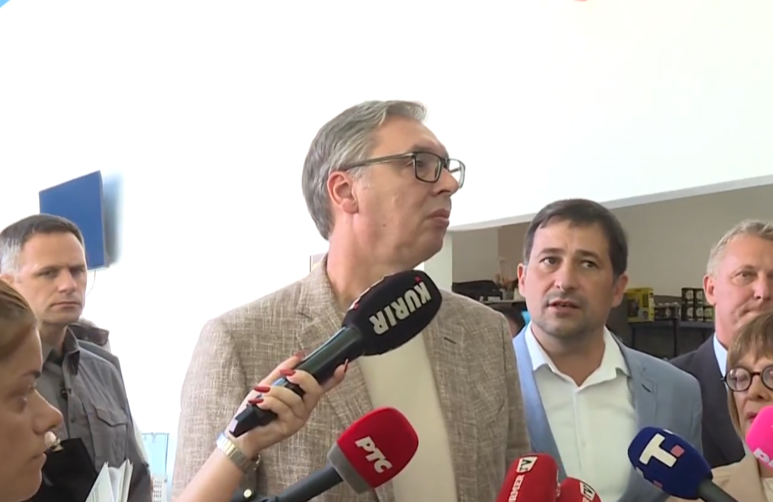 Aleksandar Vučić (8).png