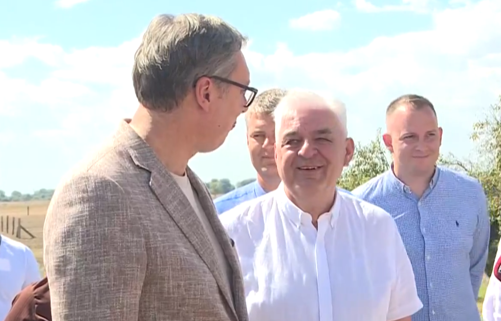 Aleksandar Vučić (2).png