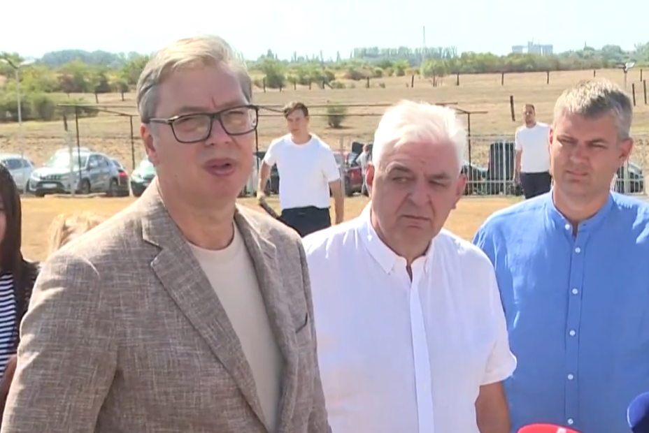 Aleksandar Vučić (4).png