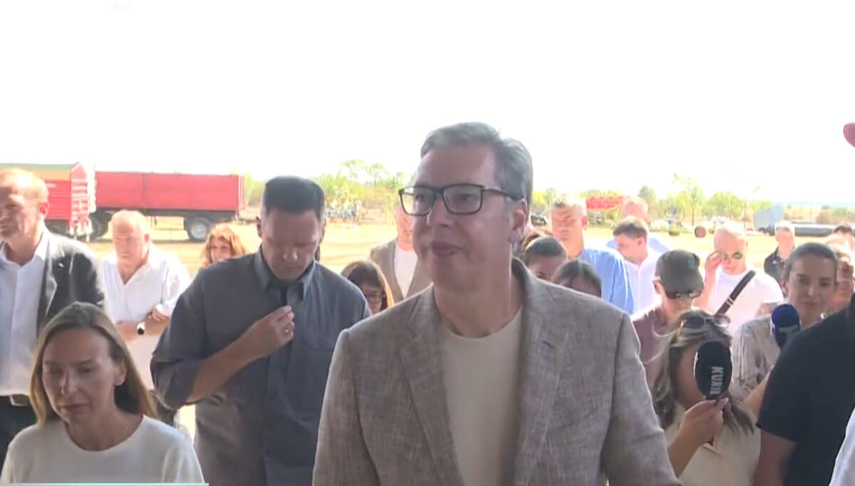Aleksandar Vučić (3).png