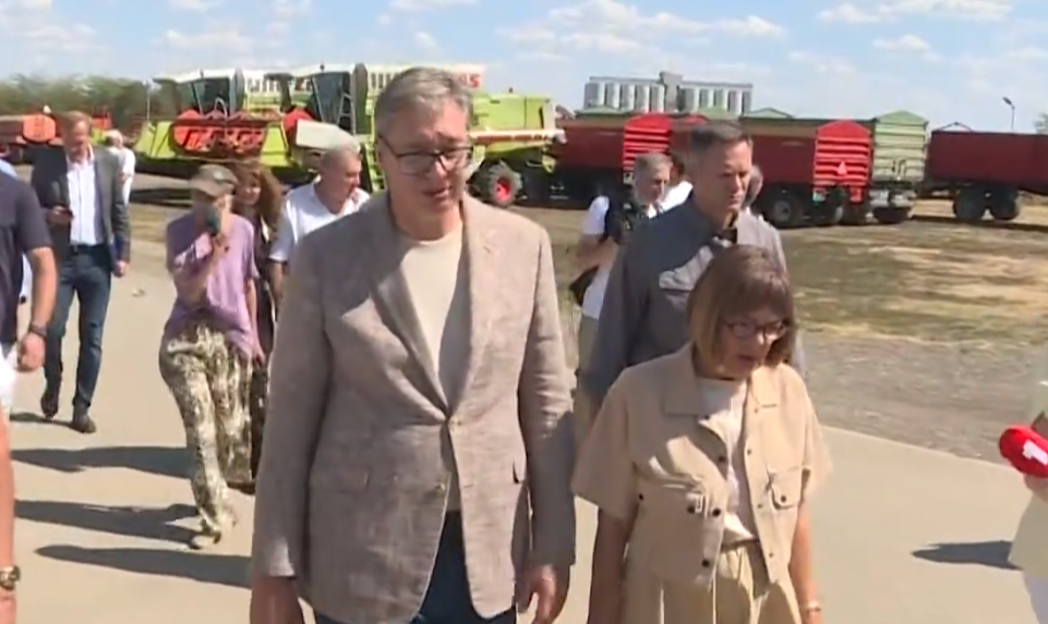 Aleksandar Vučić (5).png