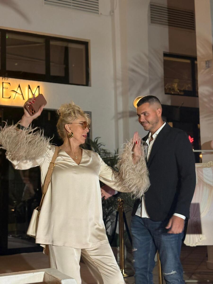 Lepa Brena