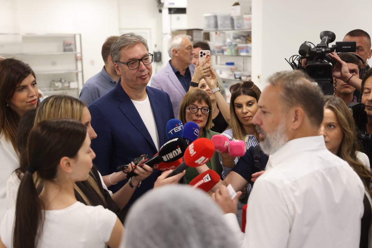 Aleksandar Vučić Ratkovo Phi Academy Branko Babić (5).jpeg