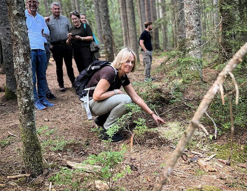 Ambasadroka Švedske u posti NP Tara 3.jpg