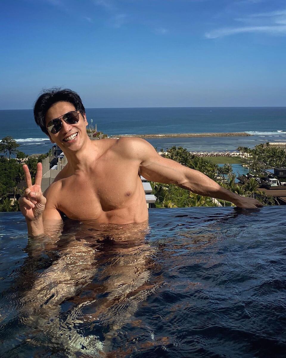 Čuando Tan, singapurski fotograf i bivši model koji je napunio 60 godina
