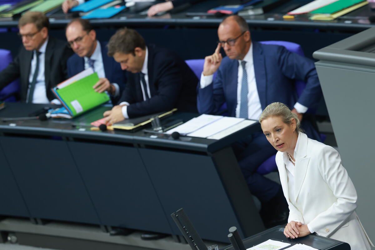 merz widel EPA Clemens Bilan.jpg