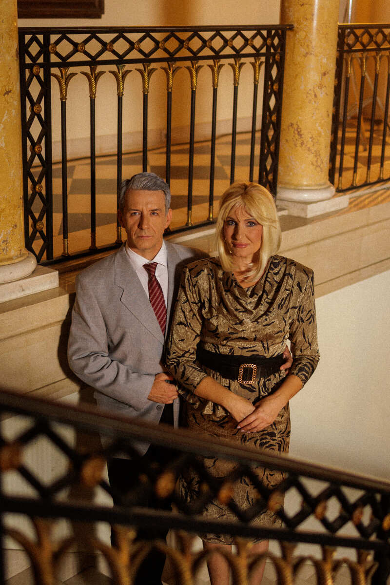 Ivan Kleut i Olivija Jontić kao Blejk i Kristl Karington