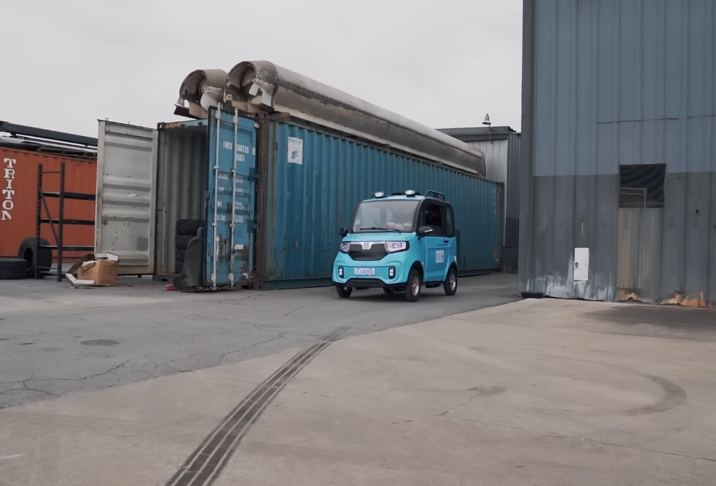 Mali električni automobil Chang Li tokom testiranja nakon isporuke iz Kine (3).PNG