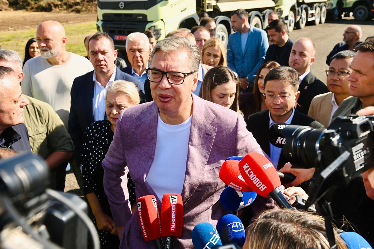 Aleksandar Vučić Obilazak radova brza saobraćajnica Vožd Karađorđe (1).jpeg