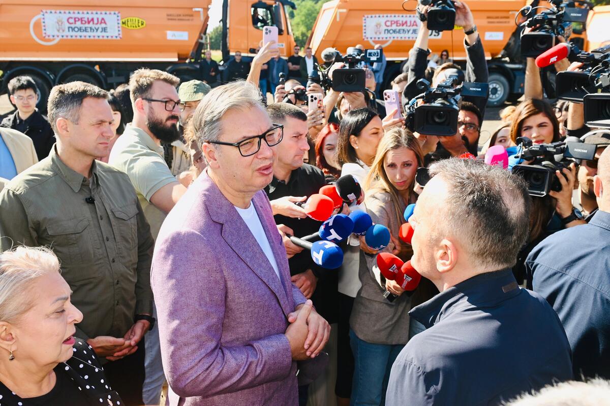 Aleksandar Vučić Obilazak radova brza saobraćajnica Vožd Karađorđe (7).jpeg