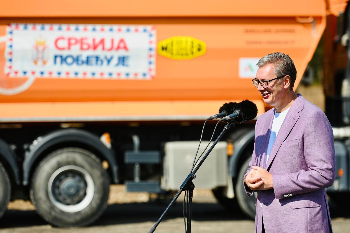 Aleksandar Vučić Obilazak radova brza saobraćajnica Vožd Karađorđe (3).jpeg