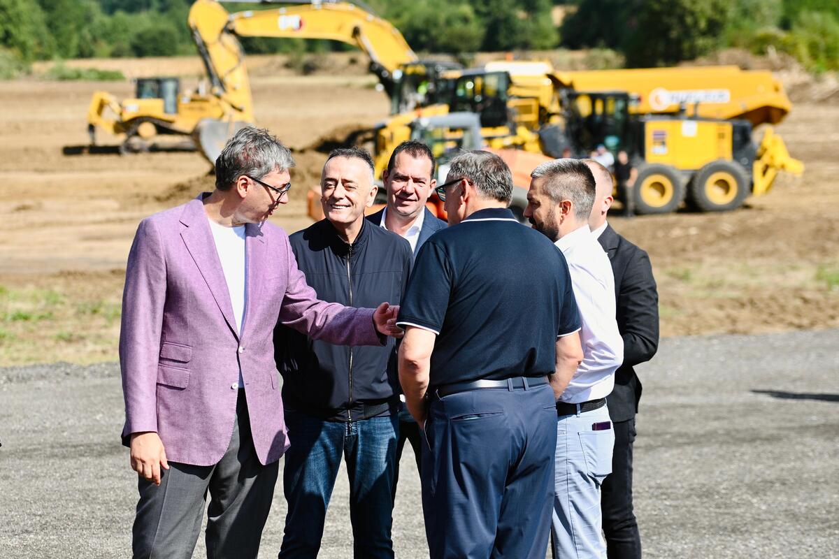 Aleksandar Vučić Obilazak radova brza saobraćajnica Vožd Karađorđe (5).jpeg
