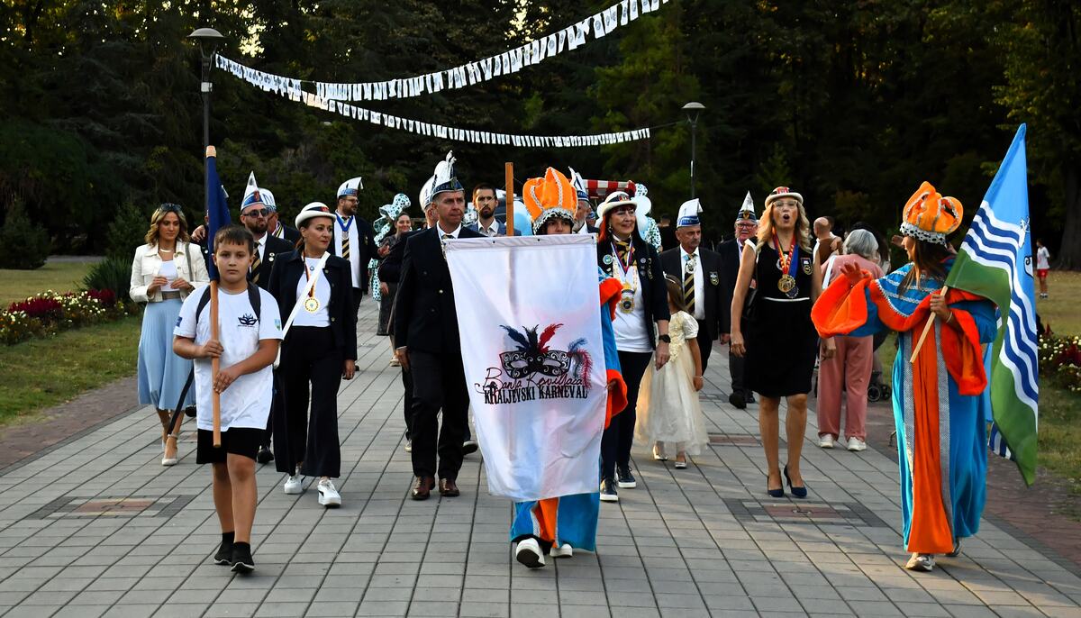 BANJA KOVILJAČA - Defile.JPG