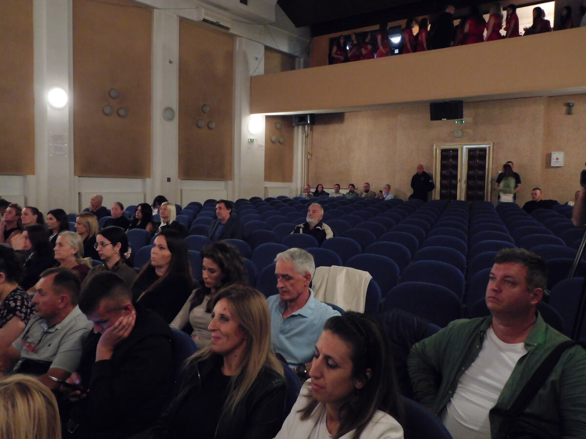 LOZNICA - Slaba poseta.JPG