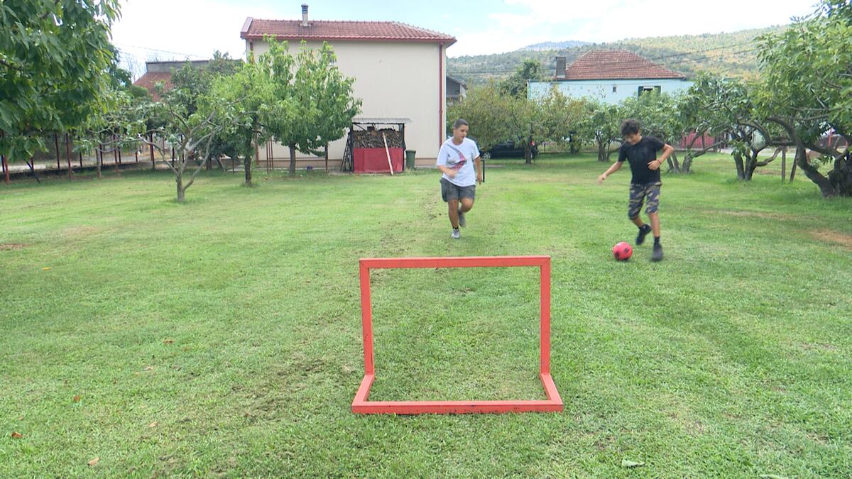 podgorica-braca-rackovic-kupila2-traktor-fotorina.jpg