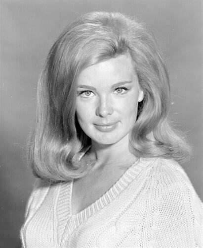 Linda Evans u mladosti