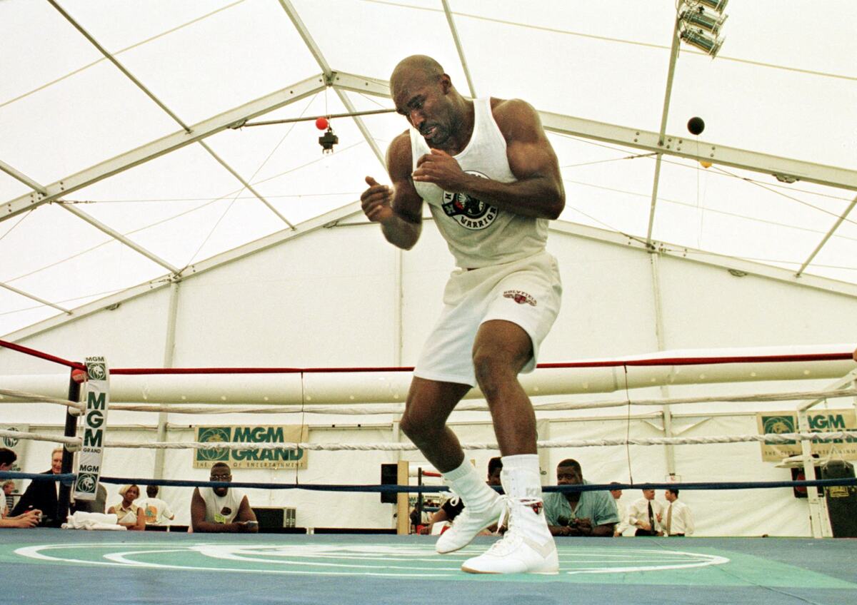 Evander Holifild