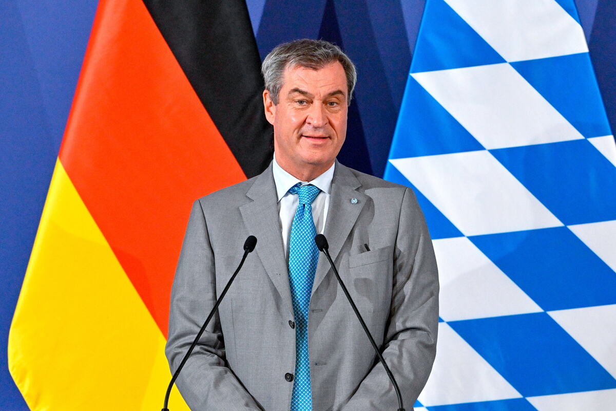 x EPA Robert Hegedus.jpg