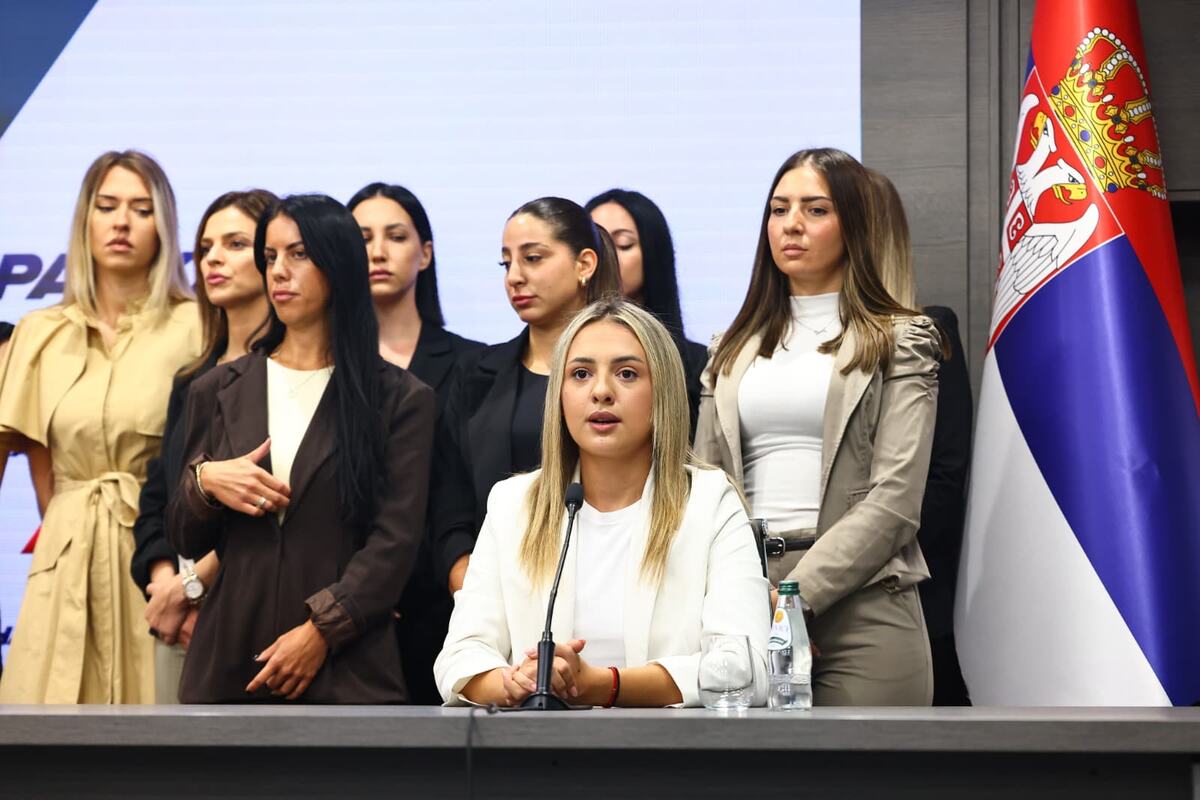 SNS Ana Brnabić (3).jpeg