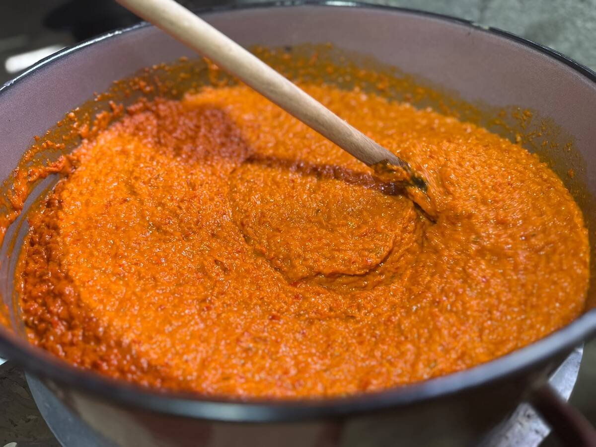cacak-porodica-martic-ajvar6-zimnica-fotorina2.jpeg