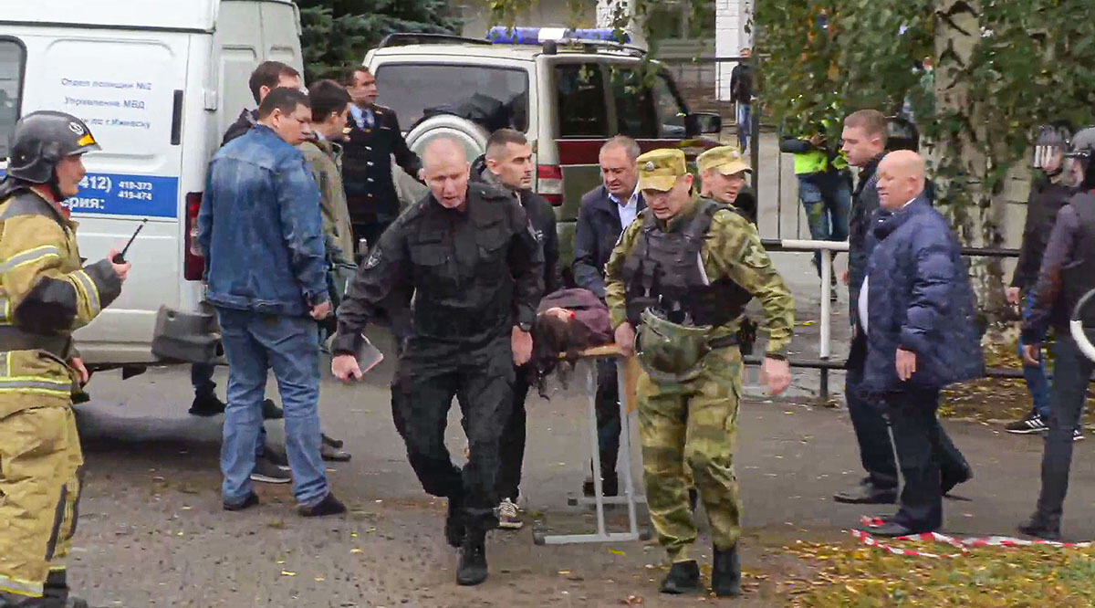 masovna pucnjava škola Iževski Udmurtija Rusija (8).jpg
