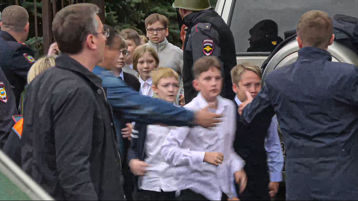 masovna pucnjava škola Iževski Udmurtija Rusija (3).jpg