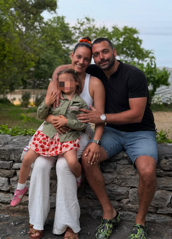 Marina Ćosić, suprug Nikola i ćerka Sofija (2).png