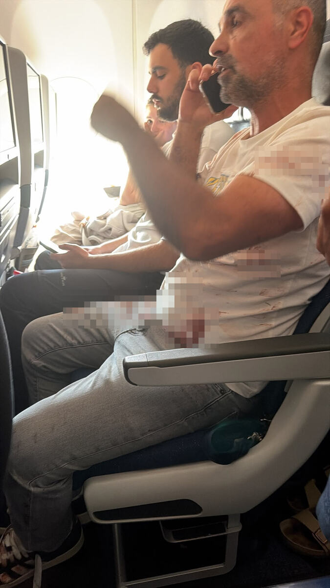 Nasilni sukob i napad nožem u pilotskoj kabini aviona kompanije  Flaj Dubai tokom leta iznad Saudijske Arabije.jpg