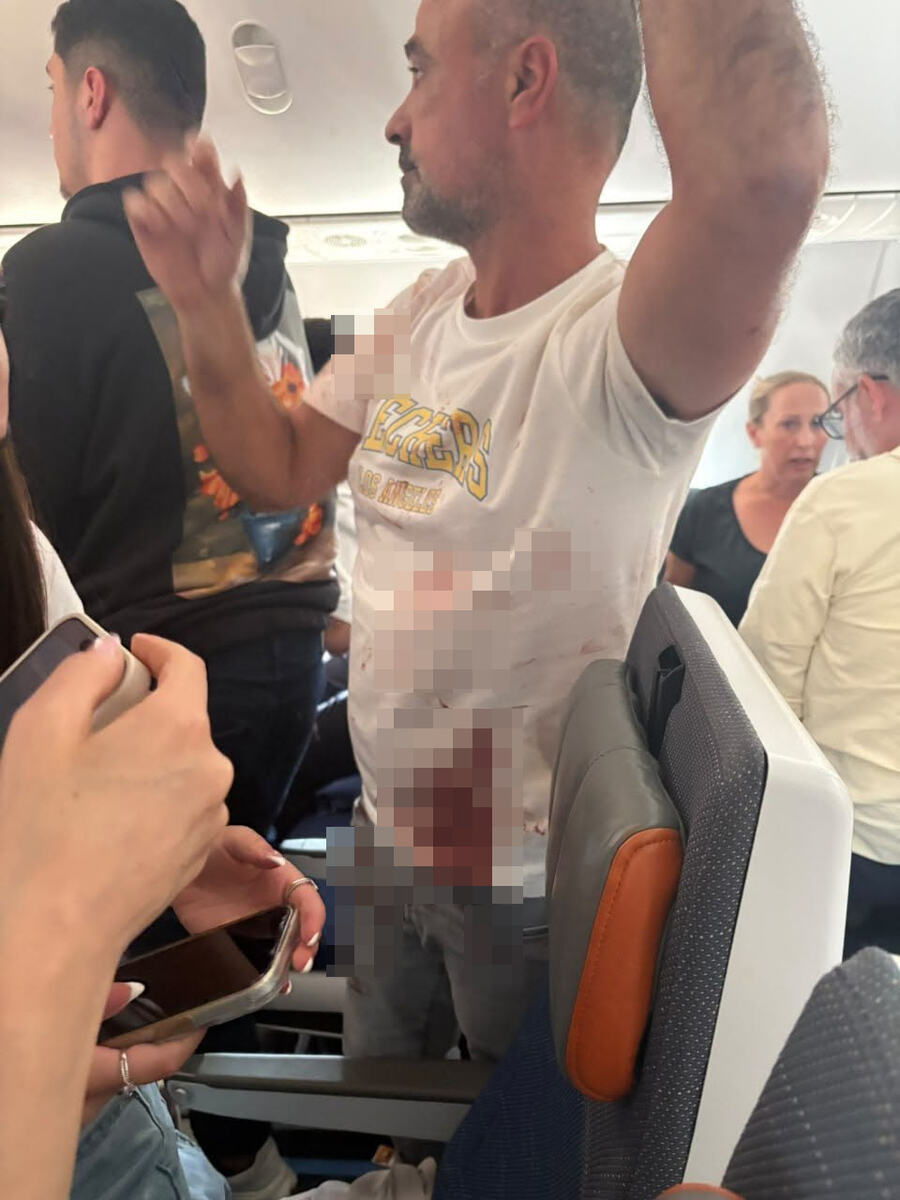 Nasilni sukob i napad nožem u pilotskoj kabini aviona kompanije  Flaj Dubai tokom leta iznad Saudijske Arabije.jpg