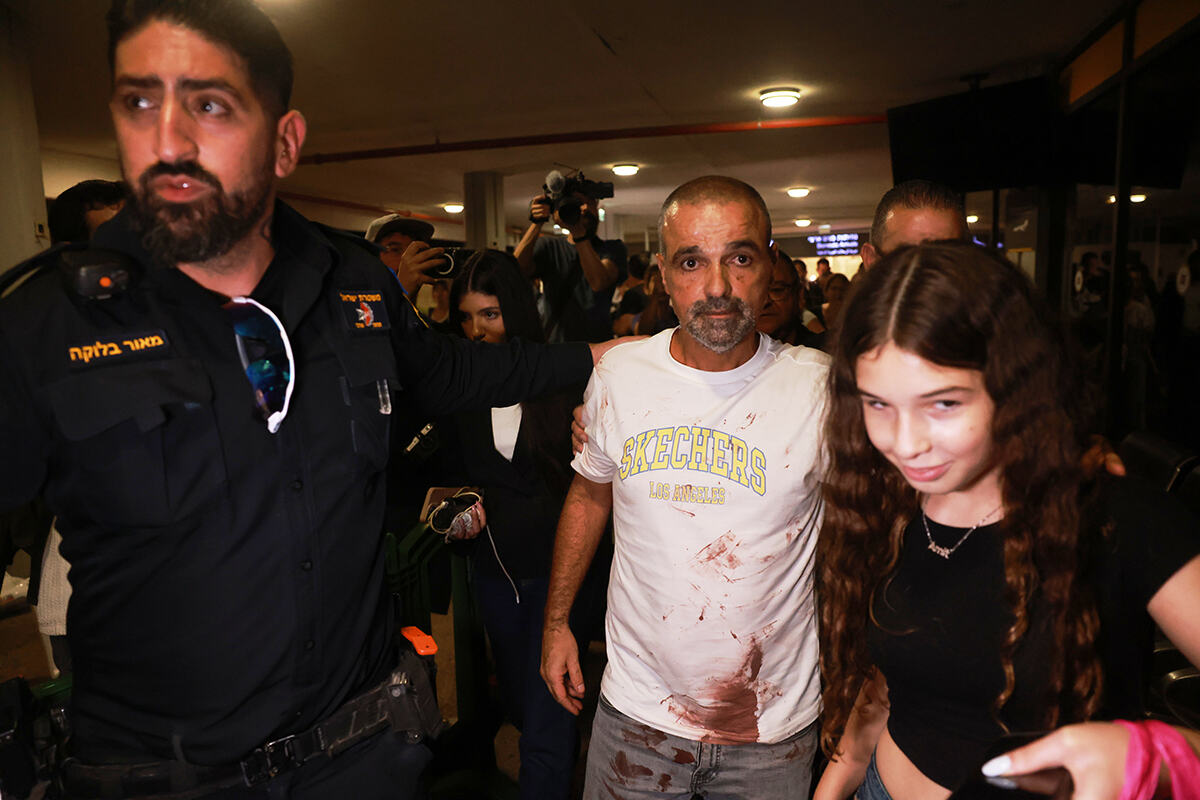 Janiv Hajun, izraelski putnik koji je pomogao da se savlada pilot napadač, a zatim preuzeo komande aviona Flajdubaija tokom dramatičnog leta ka Izraelu