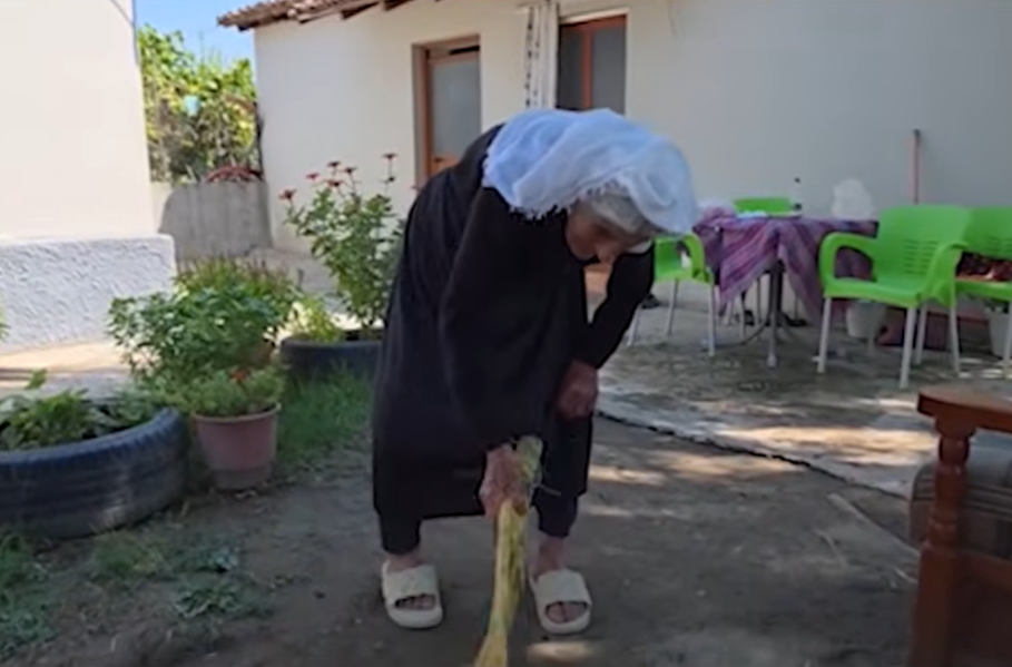 Ćamile Mara iz Albanije ima 117 godina i najstarija je osoba na svetu