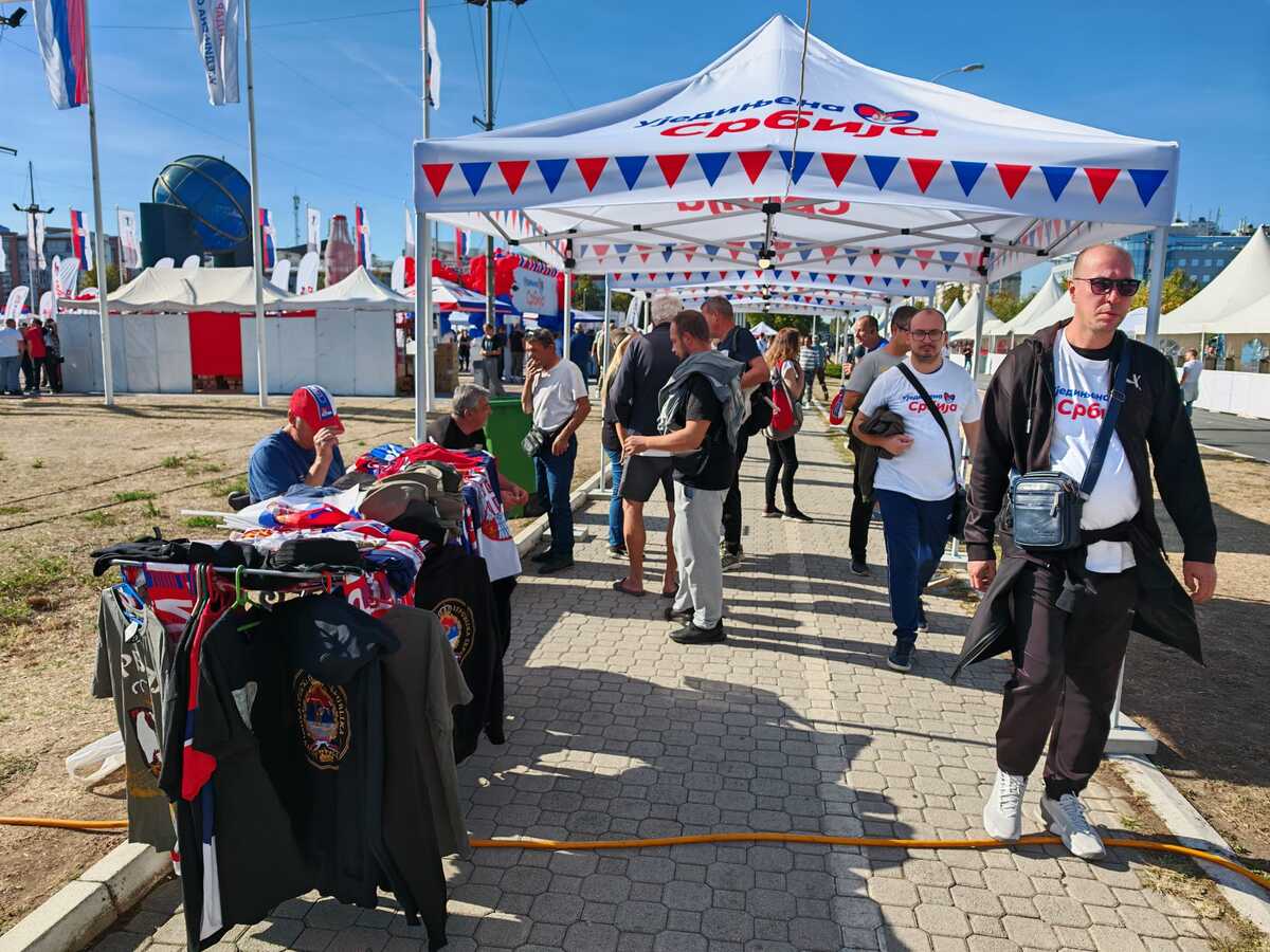 Ujedinjena Srbija Beogradska arena počelo okupljanje građana (14).jpeg