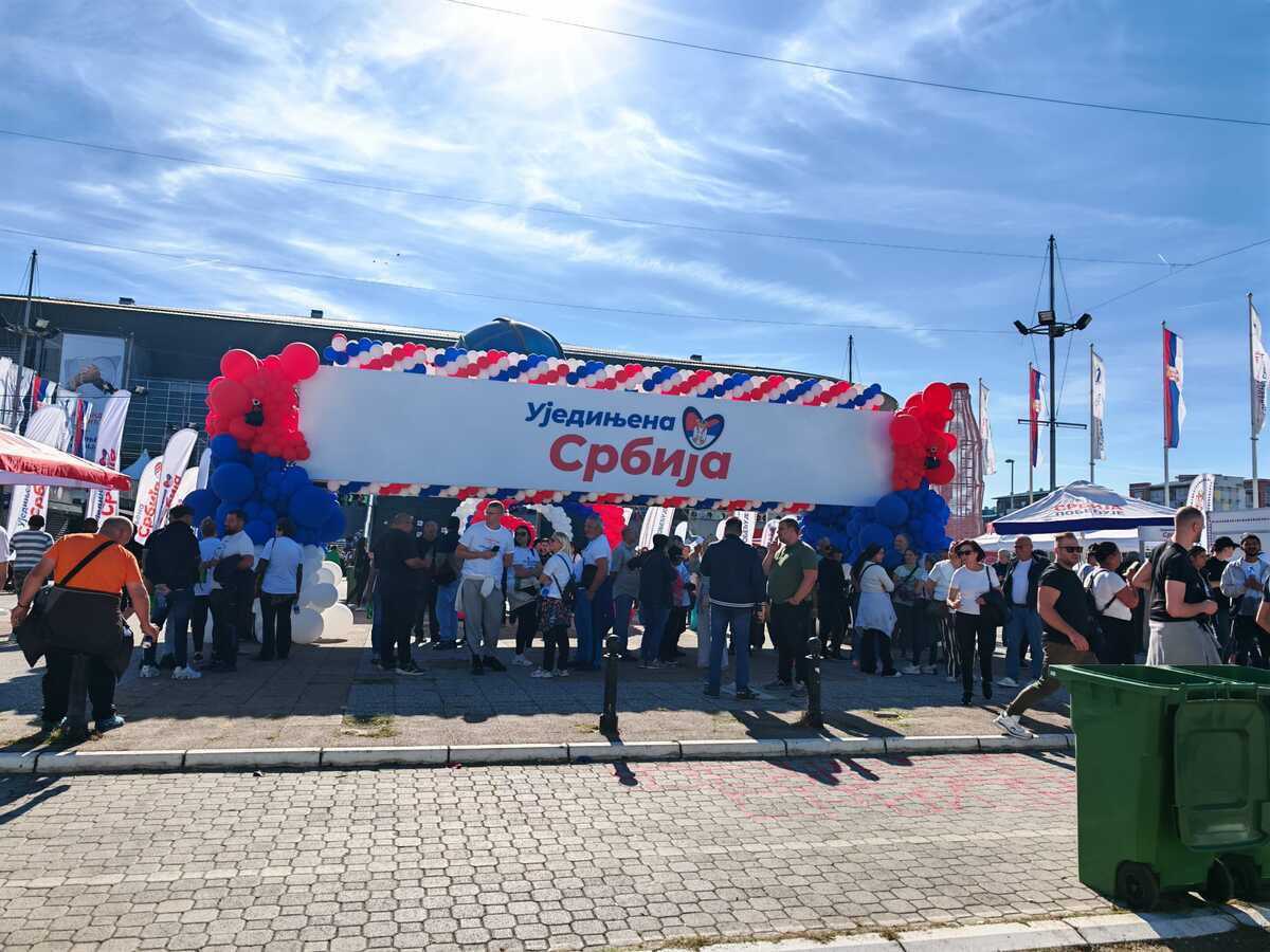 Ujedinjena Srbija Beogradska arena počelo okupljanje građana (14).jpeg