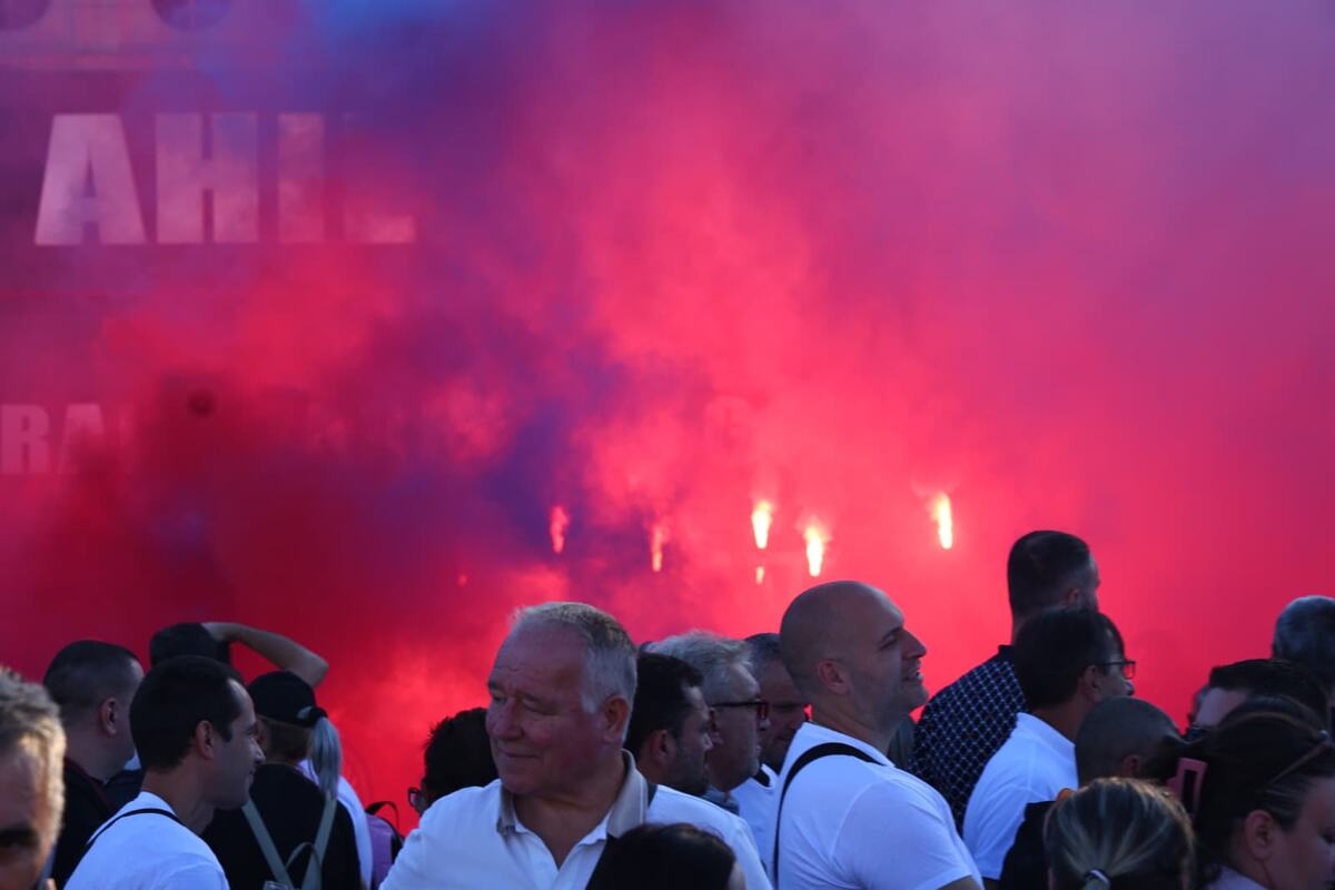 Ujedinjena Srbija Beogradska arena počelo okupljanje građana