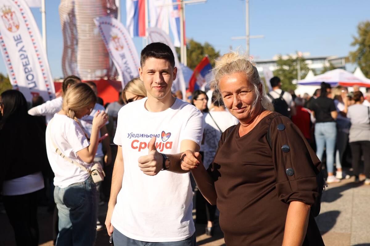 Ujedinjena Srbija Beogradska arena počelo okupljanje građana