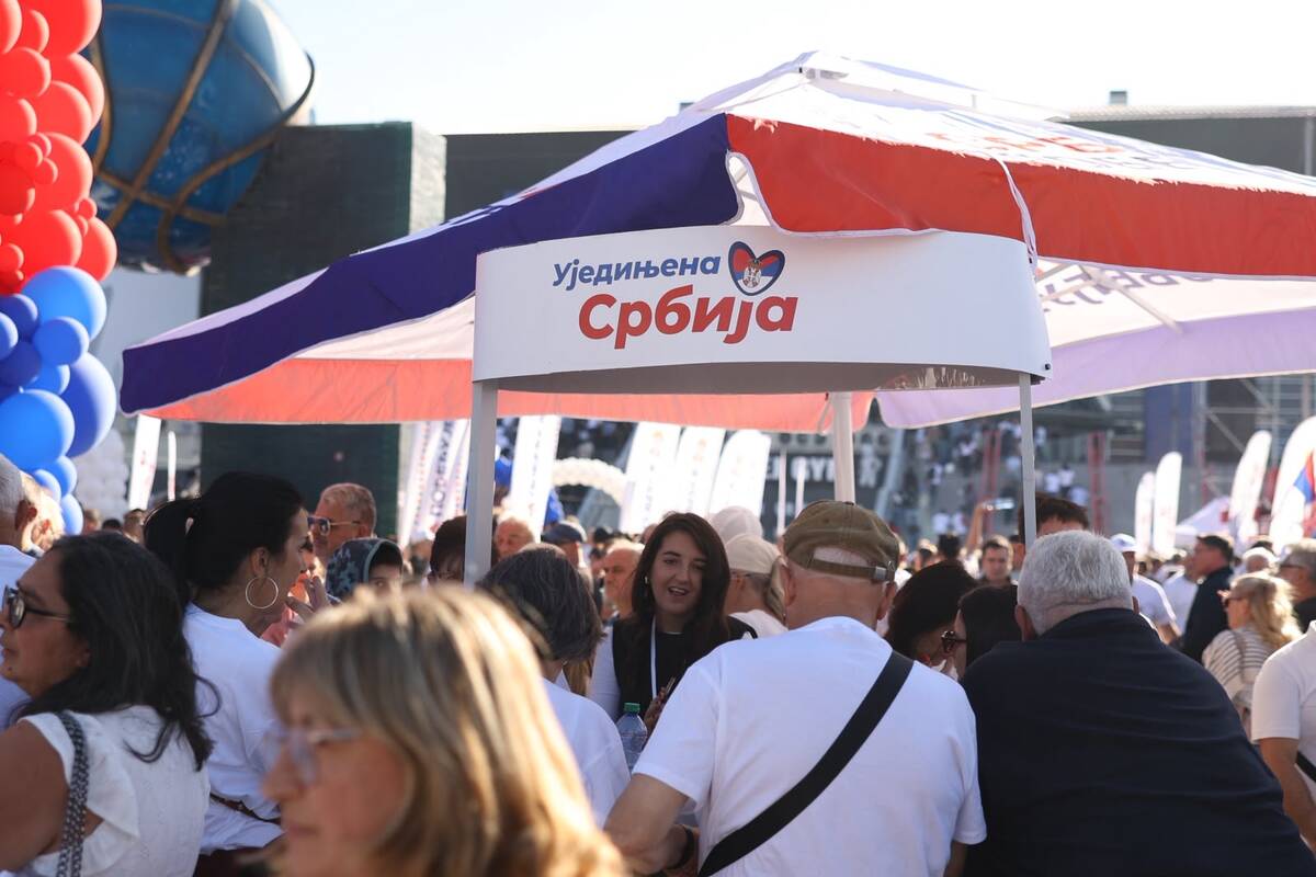 Ujedinjena Srbija Beogradska arena počelo okupljanje građana