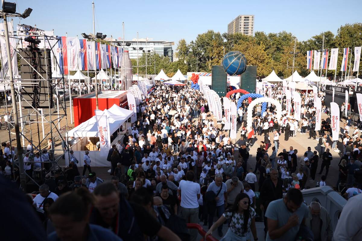 Ujedinjena Srbija Beogradska arena počelo okupljanje građana