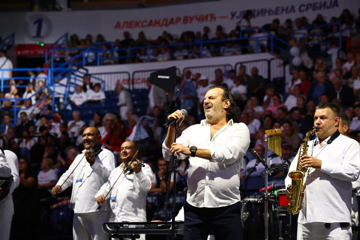 Aca Lukas Ujedinjena Srbija Beogradska arena počelo okupljanje građana