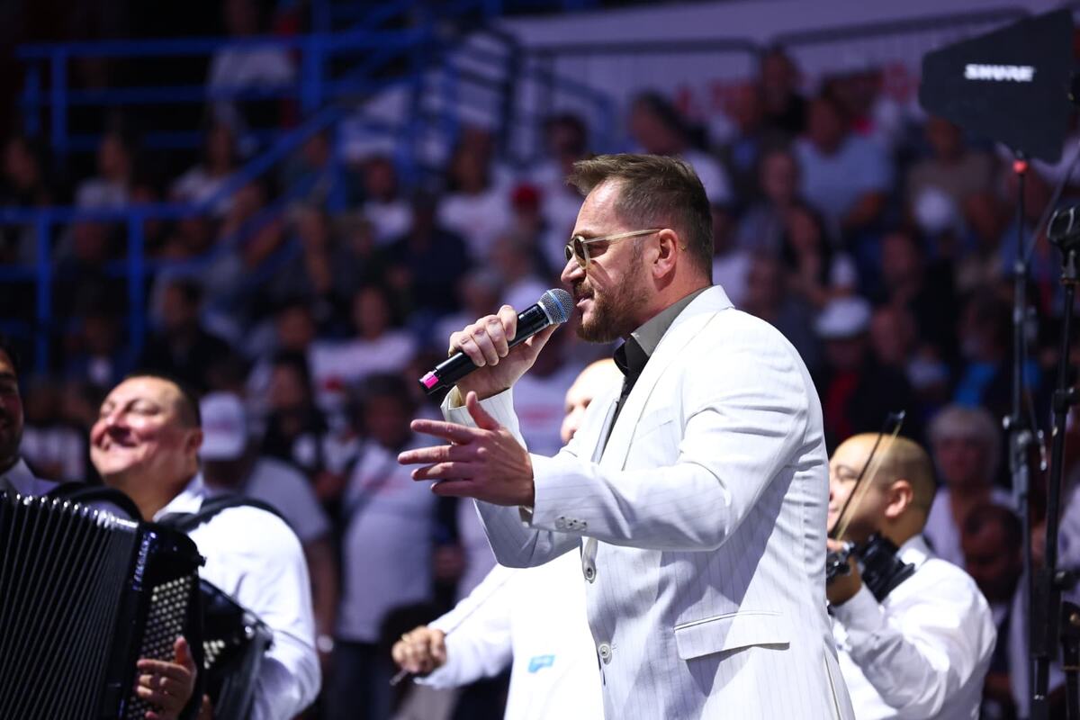 Ujedinjena Srbija Beogradska arena počelo okupljanje građana