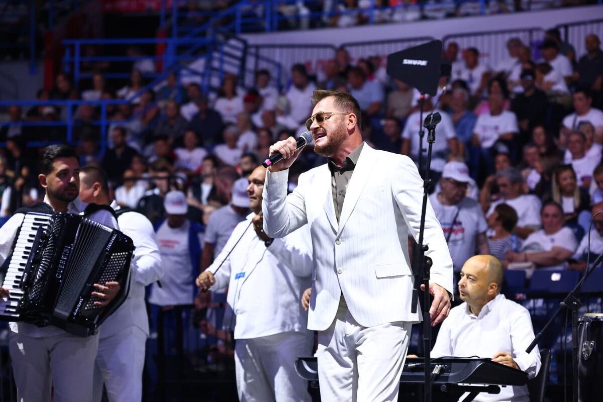 Ujedinjena Srbija Beogradska arena počelo okupljanje građana