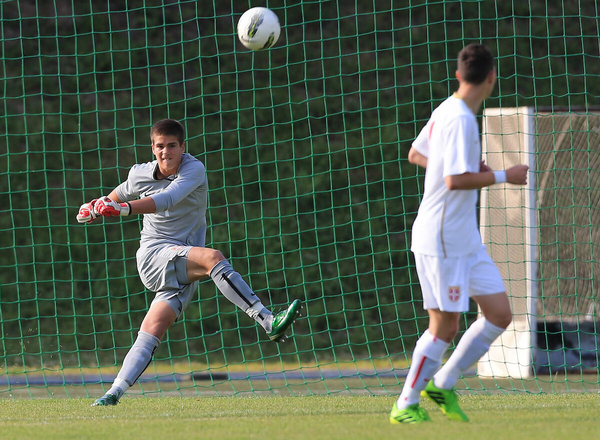 Golman Aleksandar Stanković