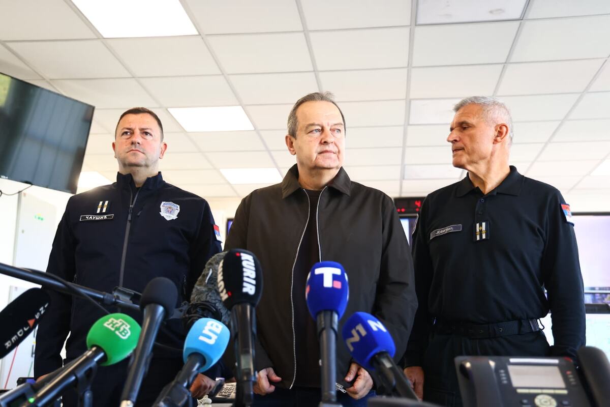 Sektor za vanredne situacije Beograd, operativni centar uništavanje avio bombe Ivica Dačić (1).jpeg