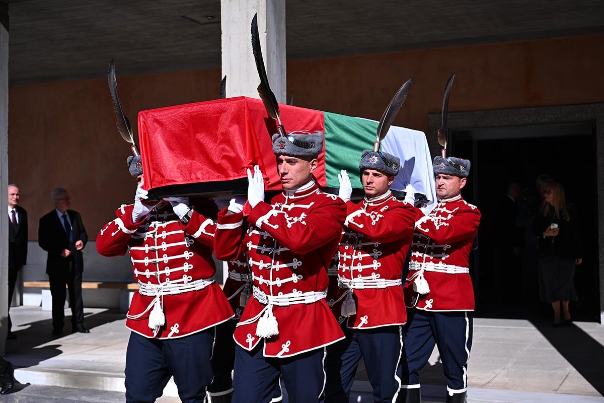 x AP Giannis Papanikos.jpg