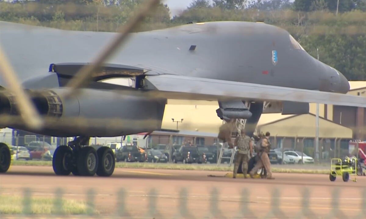 povlačenje američki bombarder B-1 iz baza RAF Ferford