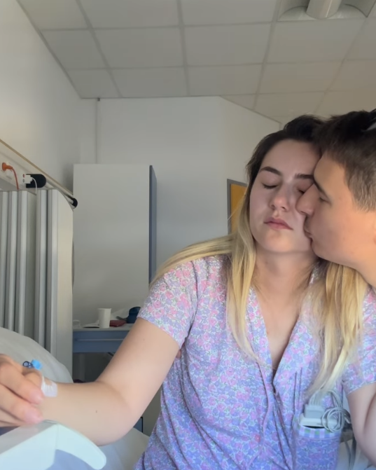 Hrvatska influenserka Mona Halar u bolnici (3).png